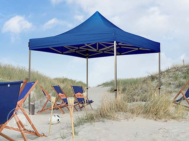 10x10 pop up canopy at beach
